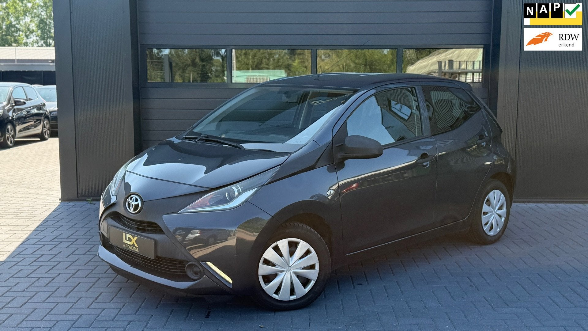 Toyota Aygo 1.0 VVT-i x-now Airco|Cruise|Nieuwe koppeling, Voorwielaandrijving, Gebruikt, Euro 6, 4 stoelen