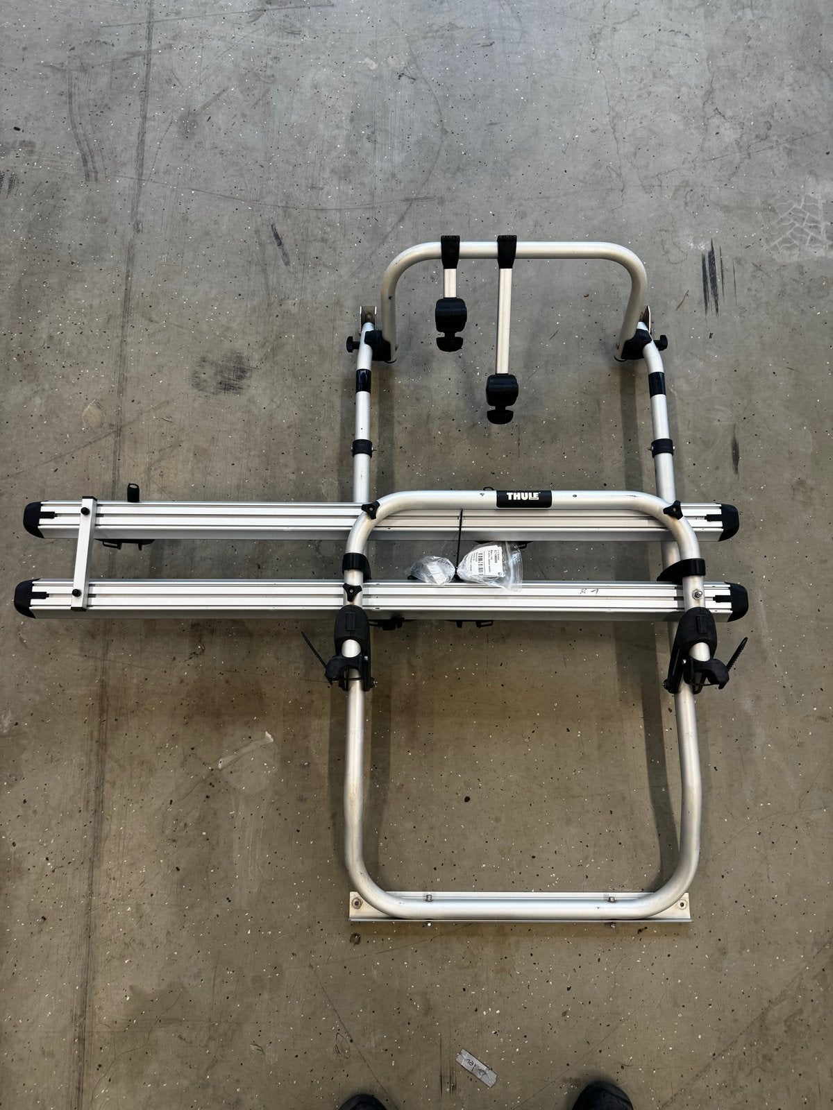 Thule fietsendrager voor camper of buscamper, Ophalen, 2 fietsen, Gebruikt, Achterklepdrager