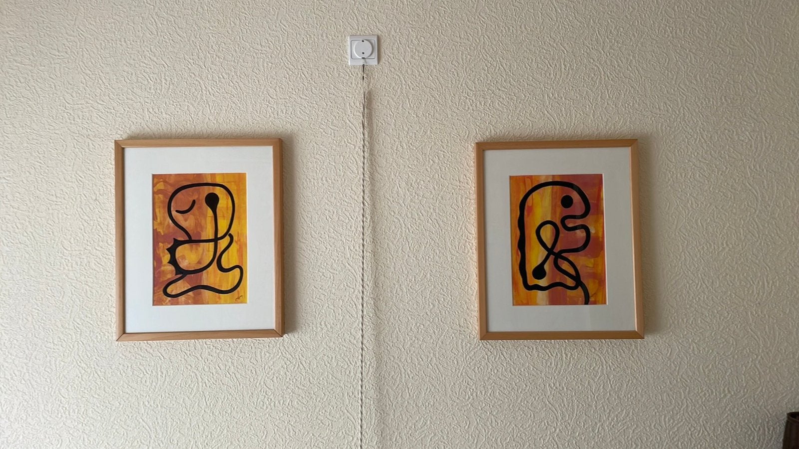 2 abstracte schilderijen, Ophalen