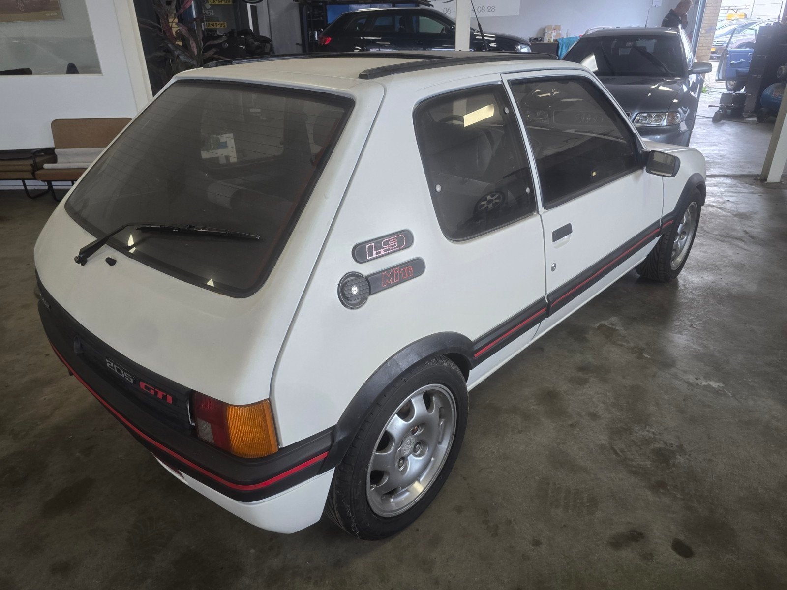 Peugeot 205 gti project Auto. lees text goed!, foto 4