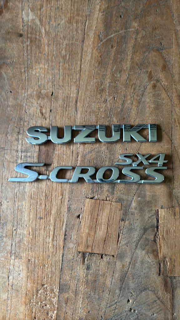 MOOI SUZUKI S CROSS SC4 LOGO EMBLEEM, Ophalen of Verzenden