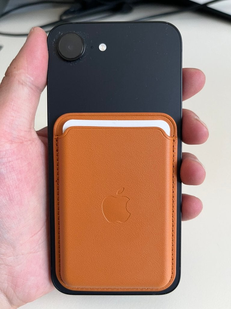 Oranje MagSafe Pashouder / Wallet voor iPhone (Leder-look), Oranje, Kaarthouder, Nieuw, Ophalen of Verzenden