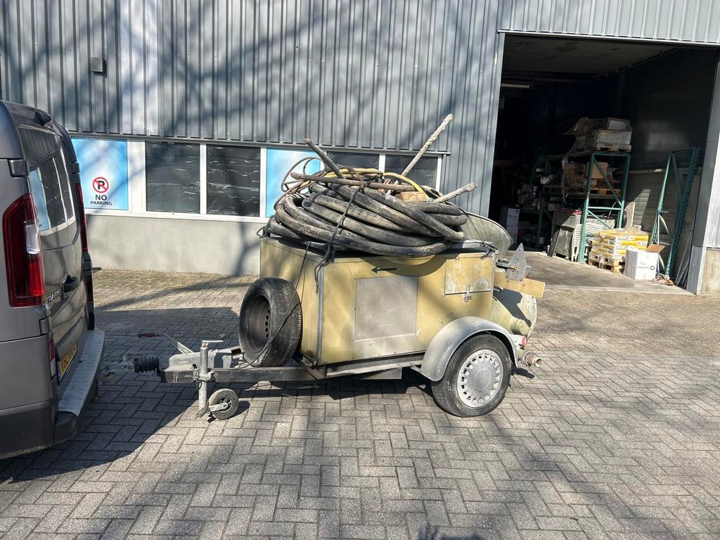 Vloerenpomp en slangen en pot Ideaal voor klussen, Doe-het-zelf en Verbouw, Ophalen of Verzenden, Gebruikt