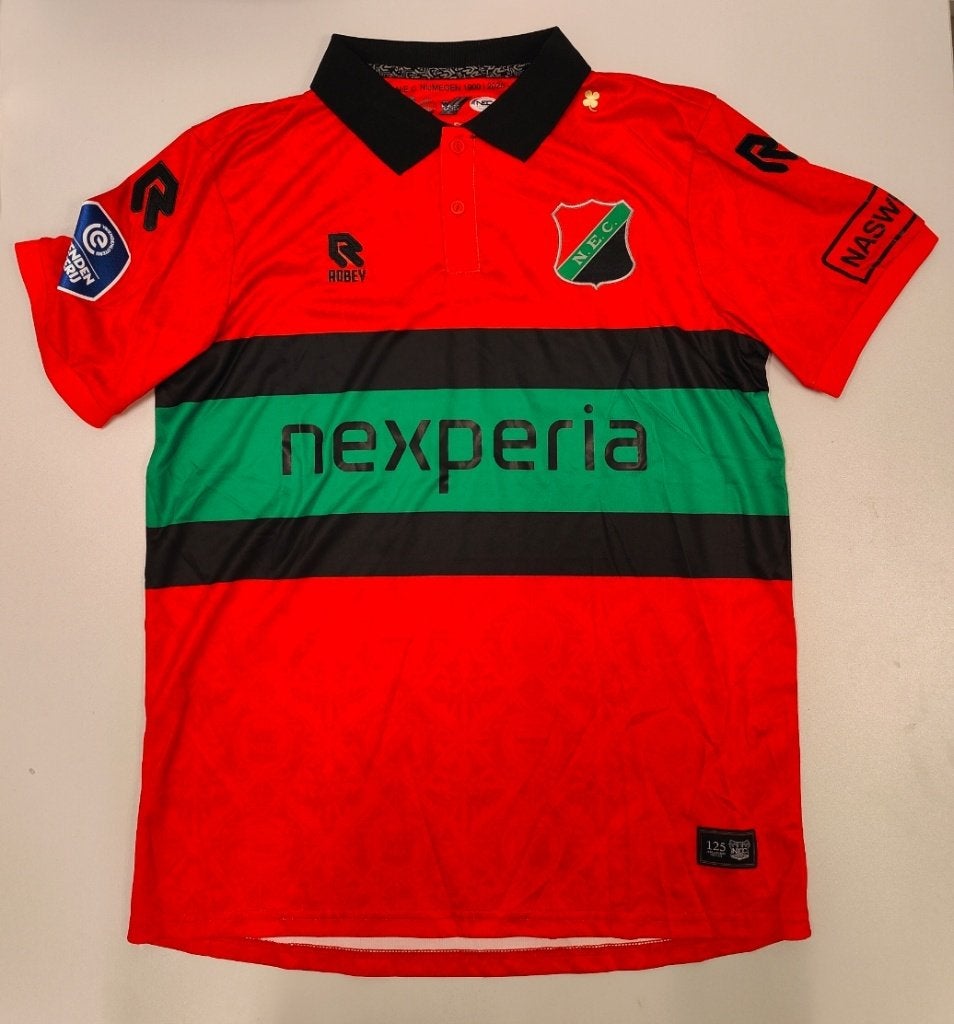 NEC jubileum shirt balken design NIEUW, Sport en Fitness, Voetbal, Maat M, Ophalen of Verzenden, Nieuw, Shirt
