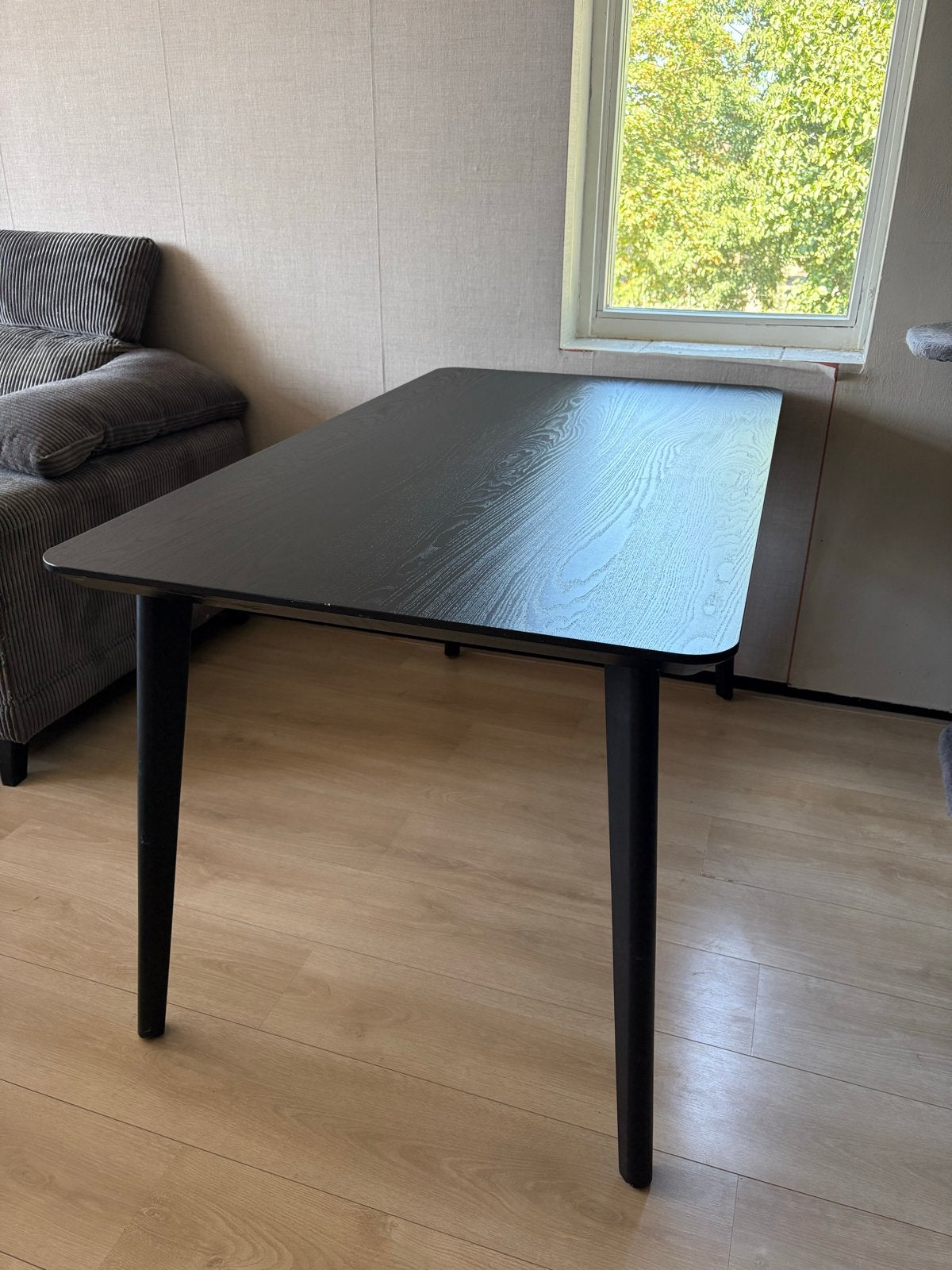 Zwarte eettafel/bureau met houtlook, Huis en Inrichting, Tafels | Eettafels, Ophalen, Gebruikt, 100 tot 150 cm, Tot twee personen