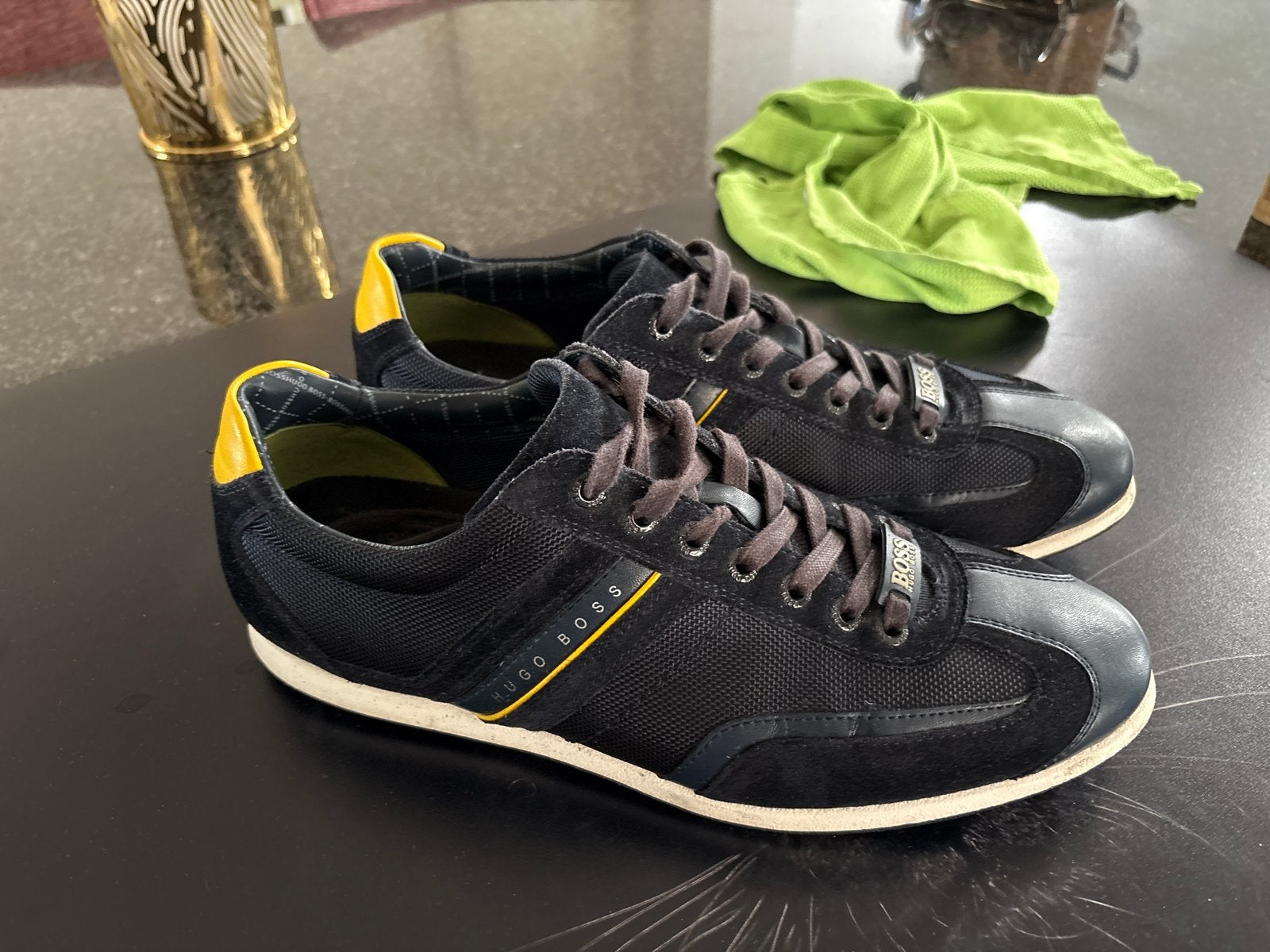 Hugo Boss Sneakers Maat 42 - Donkerblauw met Geel, Kleding | Heren, Schoenen, Ophalen, Gedragen, Blauw, Sneakers of Gympen