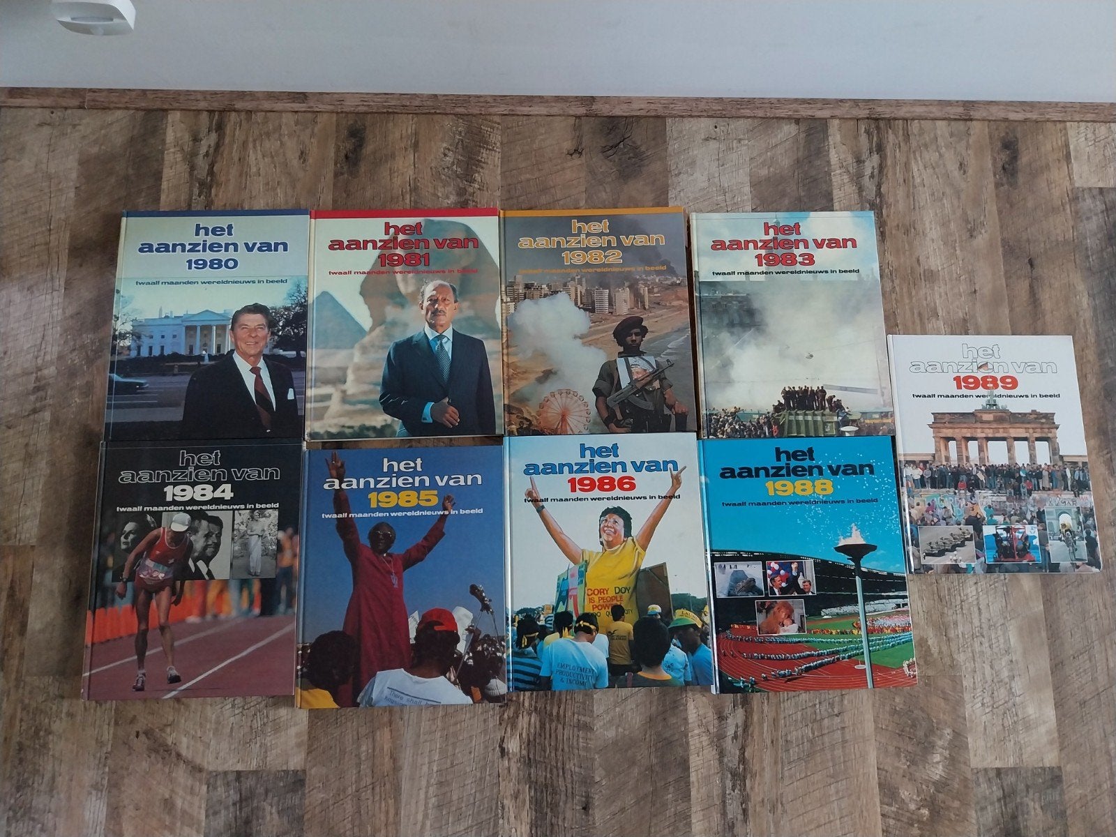 9 boeken van het jaar van, Ophalen of Verzenden, Zo goed als nieuw, Overige typen