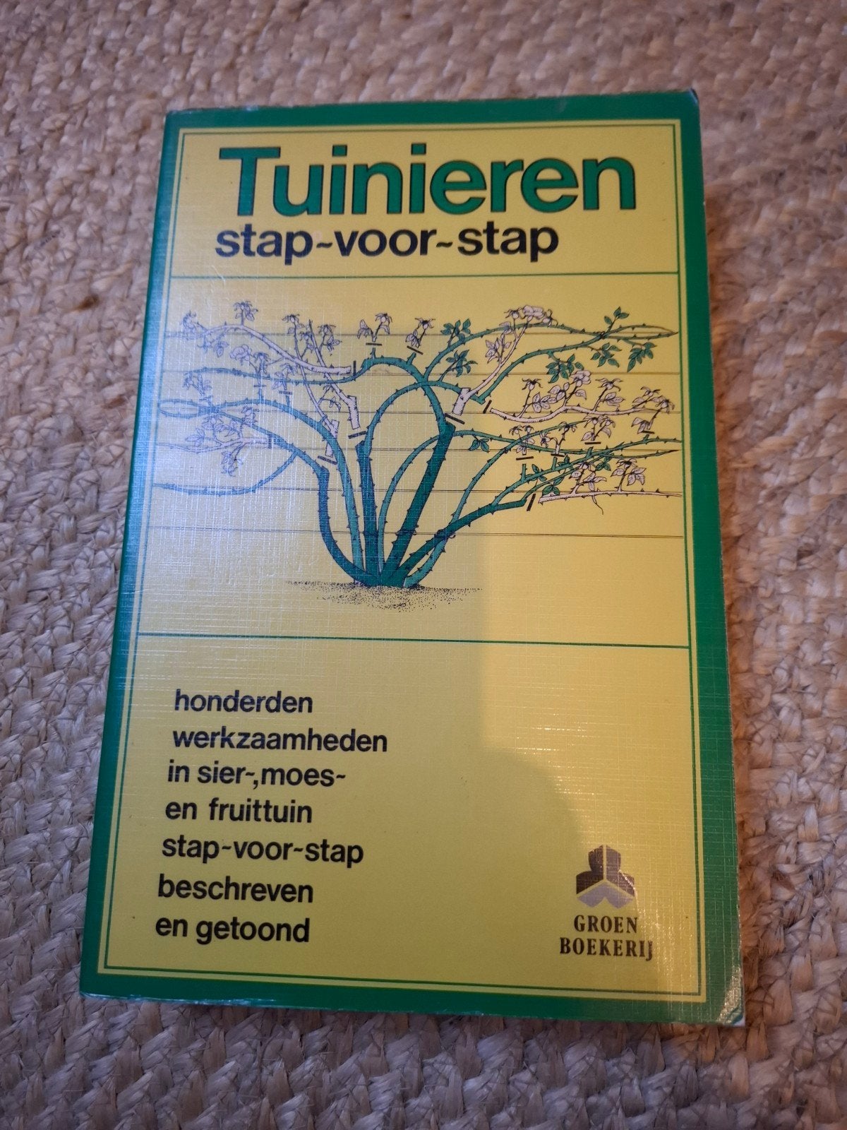 Tuinieren stap-voor-stap: Sier-, moes- en fruittuin, Boeken, Ophalen of Verzenden, Gelezen, Onbekend, Tuinieren en Tuinplanten