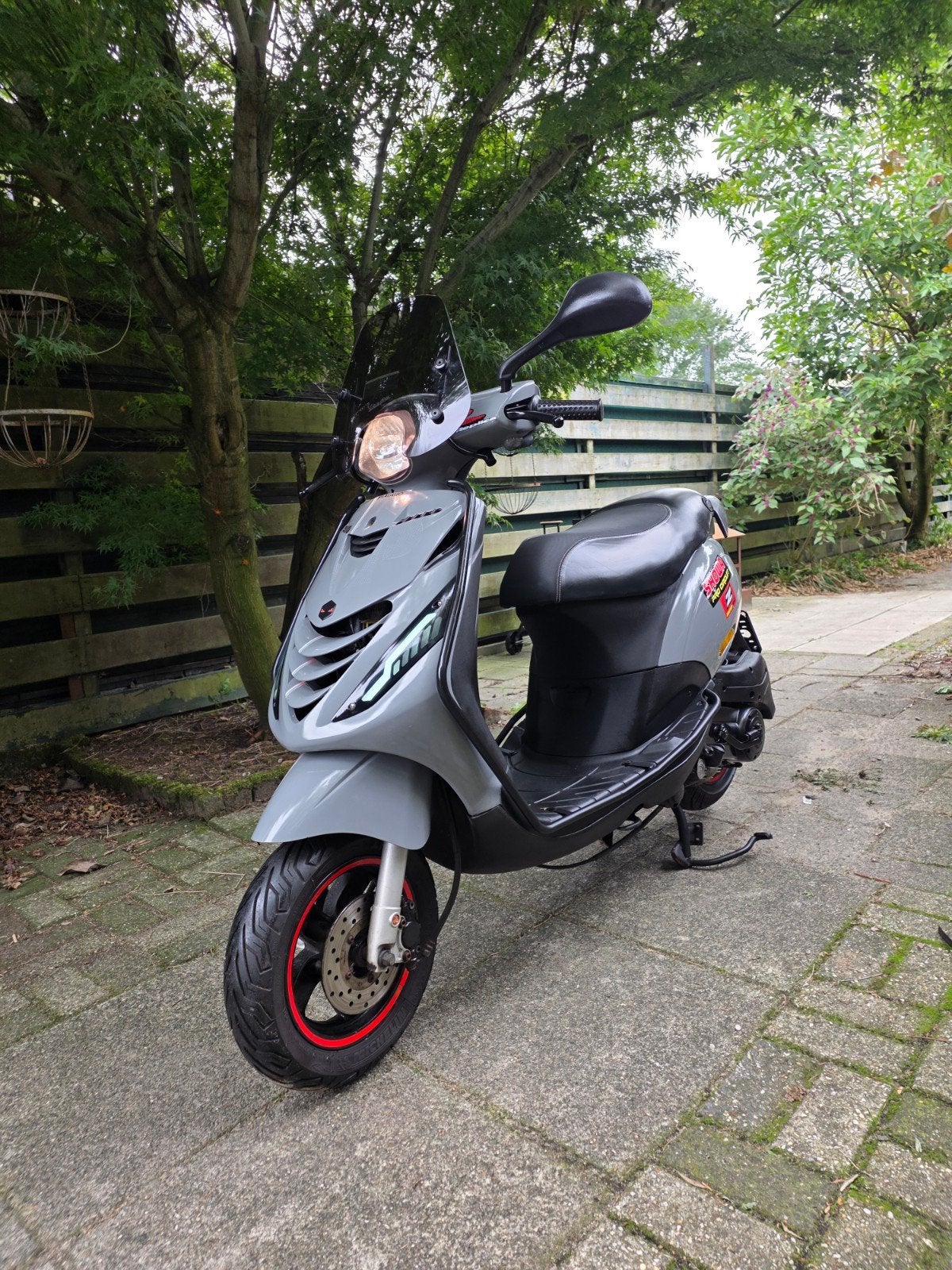 Piaggio Zip BROM 2017 8000km! (scooter brommer), Fietsen en Brommers, Ophalen, Zo goed als nieuw, Overige typen, Piaggio