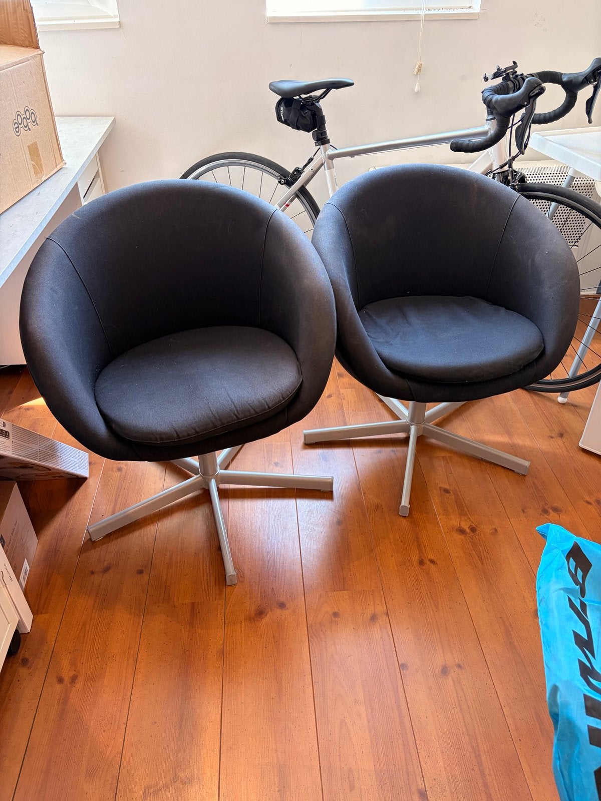 Twee IKEA draaibare fauteuils - Zwart, Ophalen, Gebruikt, Twee, Zwart