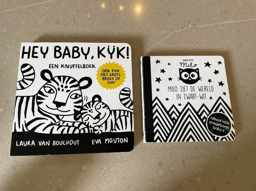 Twee zwart wit babyboekjes, Ophalen, Gelezen, Uitklap-, Voel- of Ontdekboek, 0 tot 6 maanden