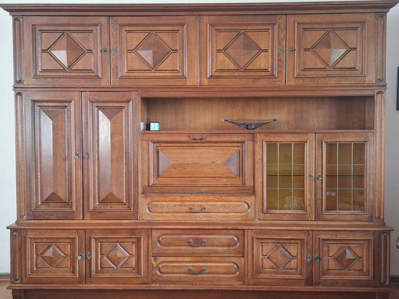 Prachtige eikenhouten kast met bargedeelte en vitrine, Antiek en Kunst, Ophalen