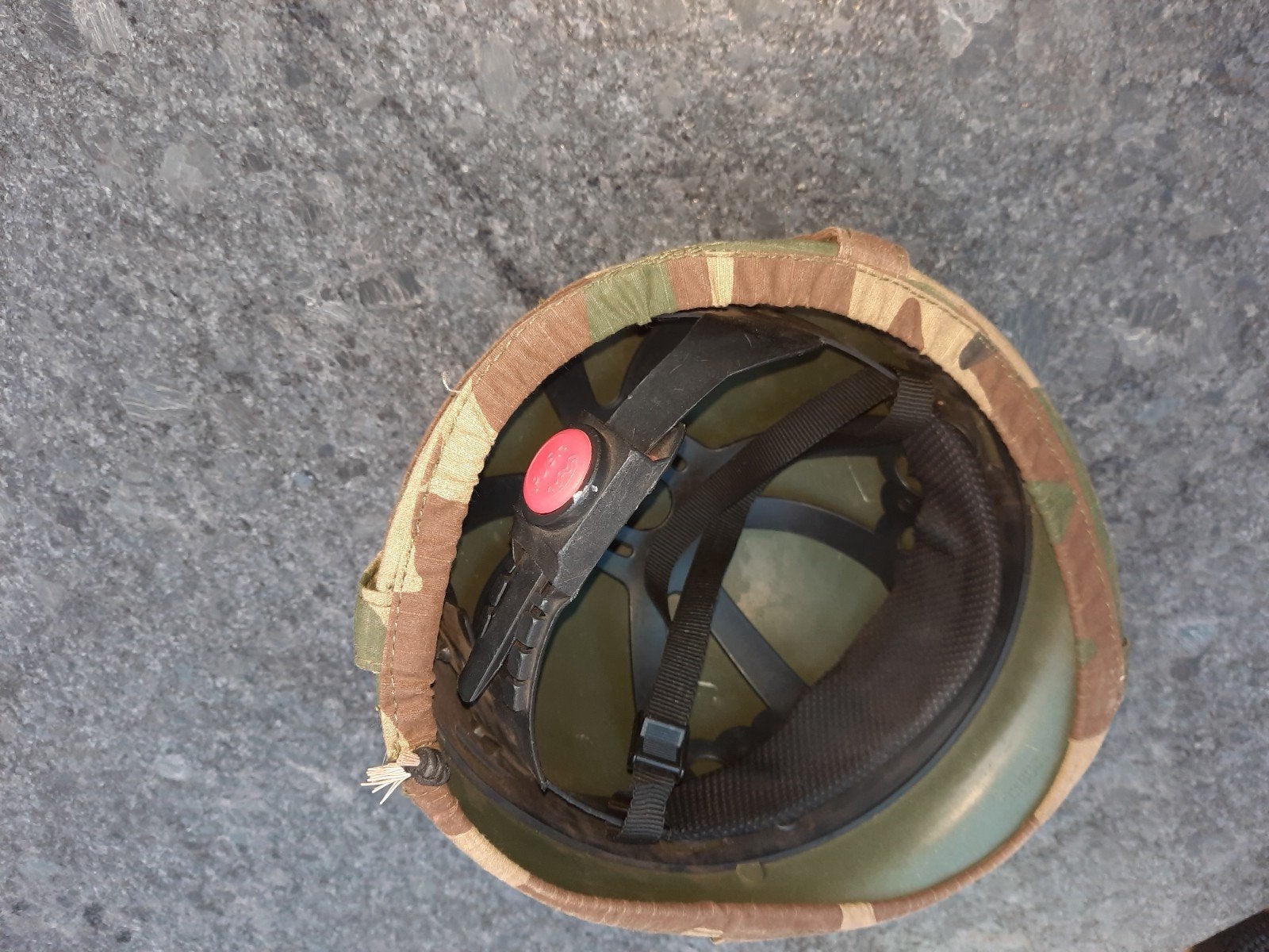 Soldaten Camouflage Pak Maat XL/12 met Helm en Heuptas, Ophalen of Verzenden, Gedragen, Onbekend