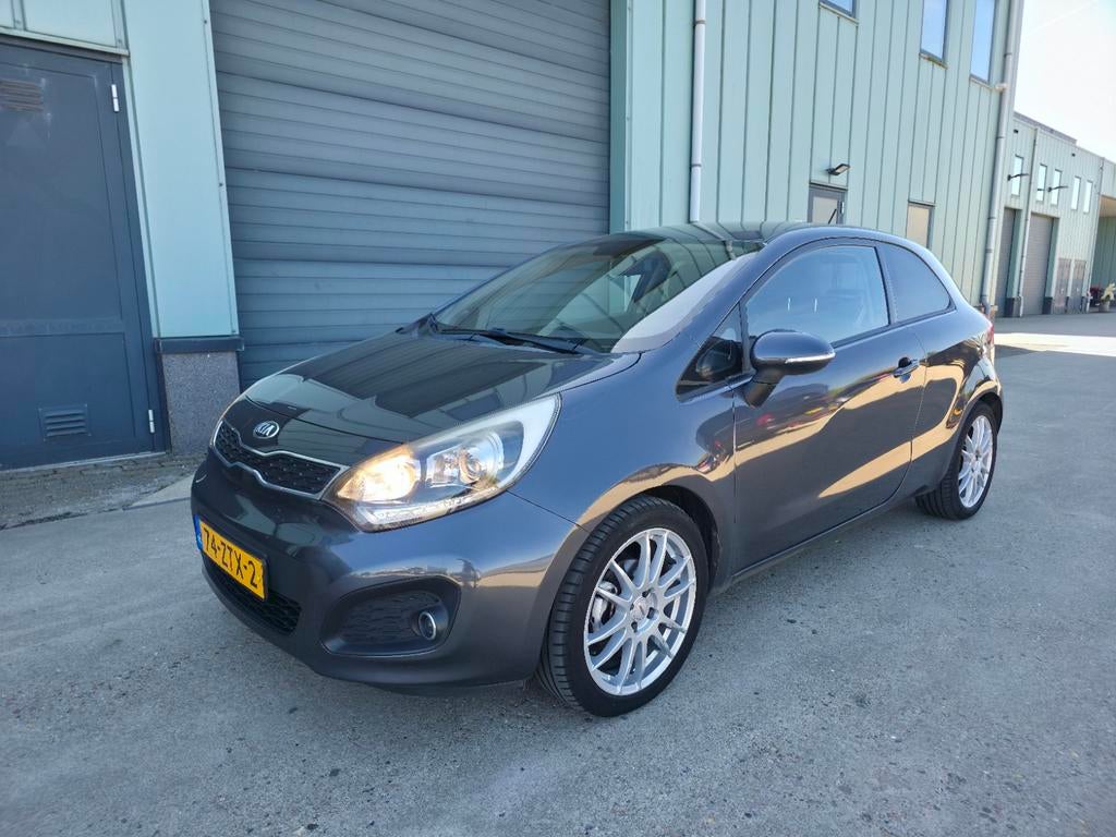 Kia Rio 1.2 I 3DRS / 17' / Netjes / Airco / Nieuwe koppeling, Zwart, 4 cilinders, Origineel Nederlands, Handgeschakeld