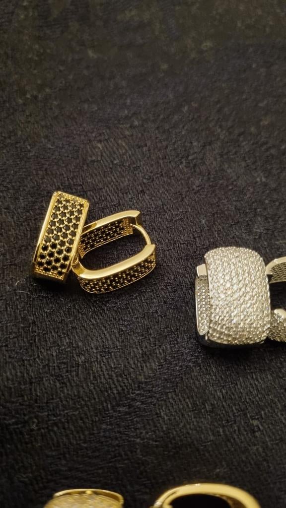 Aparte  oorbellen, Ophalen of Verzenden, Nieuw, Zwart, Zilver