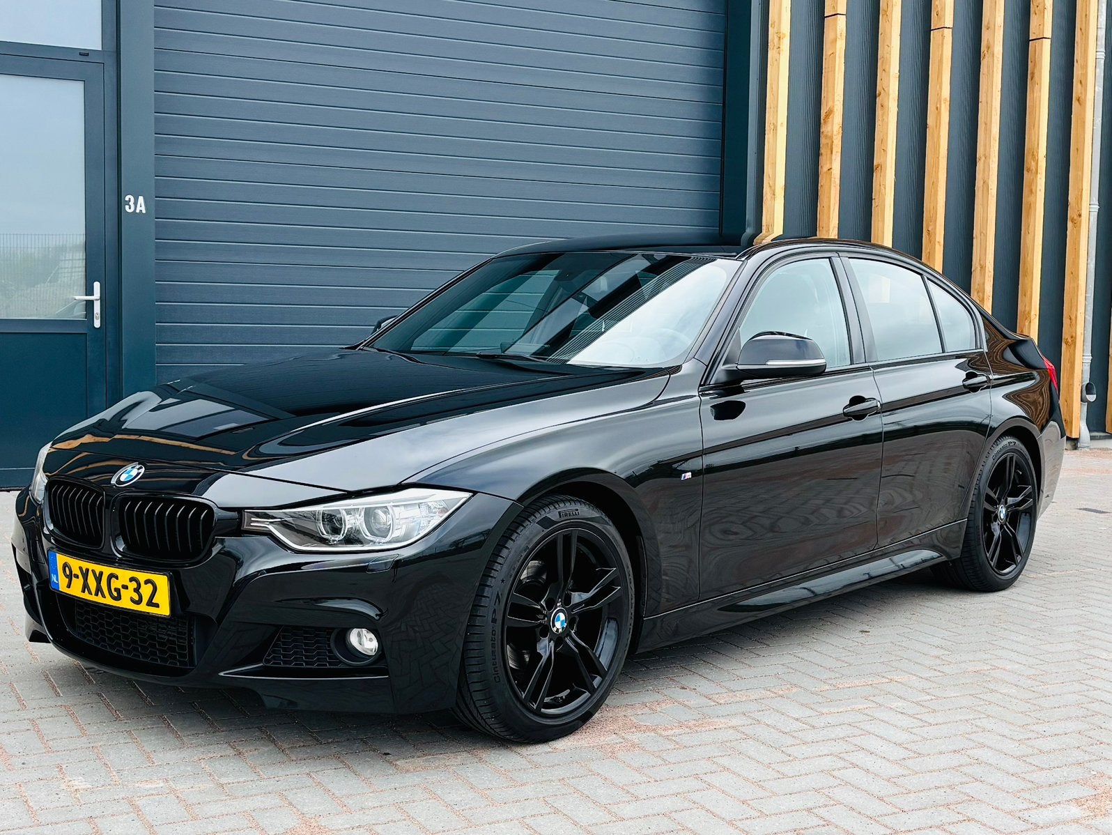 BMW 3 Serie 316i M-Sport | 2e Eigenaar | ORIG NL | NAP, Auto's, 1360 kg, 4 cilinders, Alcantara, Zwart