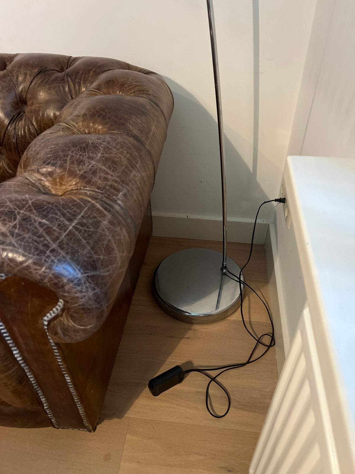 Zilverkleurige booglamp op voet, dimbaar, Huis en Inrichting, Gebruikt, Metaal, 150 tot 200 cm, E27 (groot)