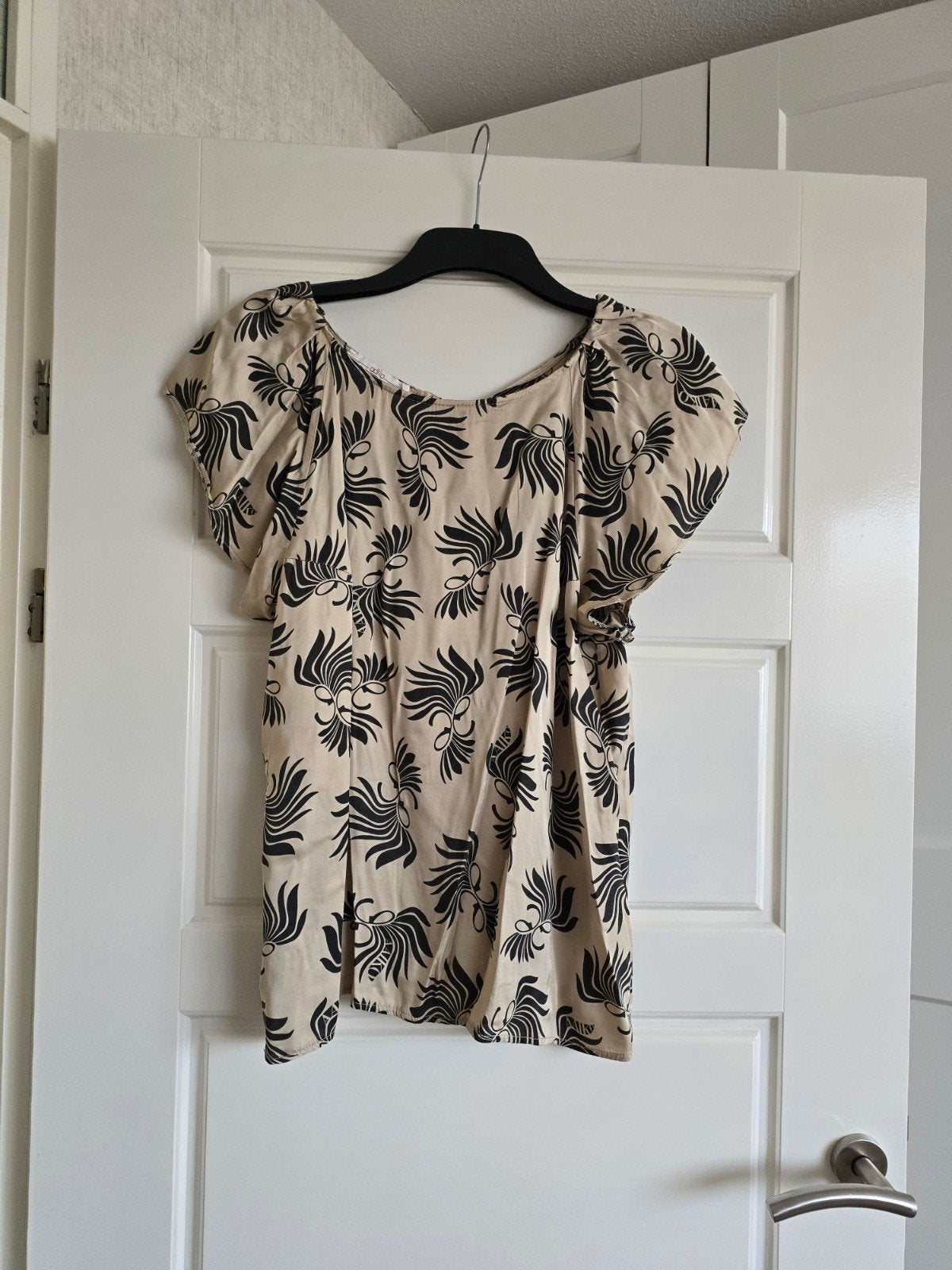 Te koop beige dames blouse, maat XL, merk Aaiko., Ophalen of Verzenden, Zo goed als nieuw, Maat 46/48 (XL) of groter, Beige
