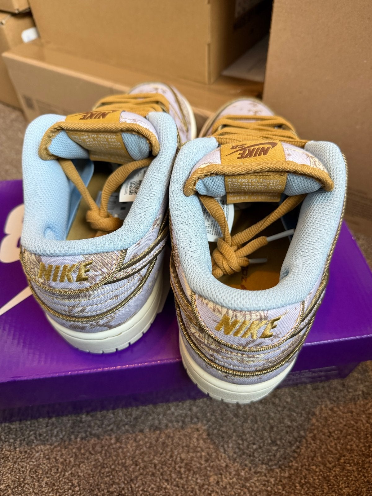 Nike SB Dunk Low pro ‘city of style’, Ophalen of Verzenden, Nieuw, Overige kleuren, Sneakers of Gympen