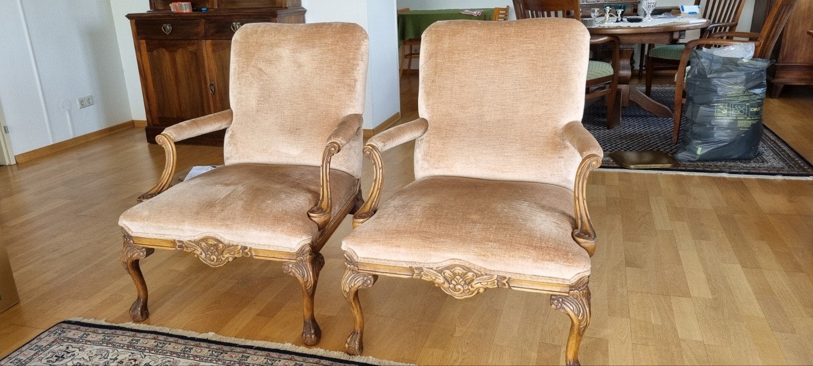 Set van 2 Rococo Armfauteuils - Beige Stof, Antiek en Kunst, Antiek | Meubels | Stoelen en Banken, Ophalen