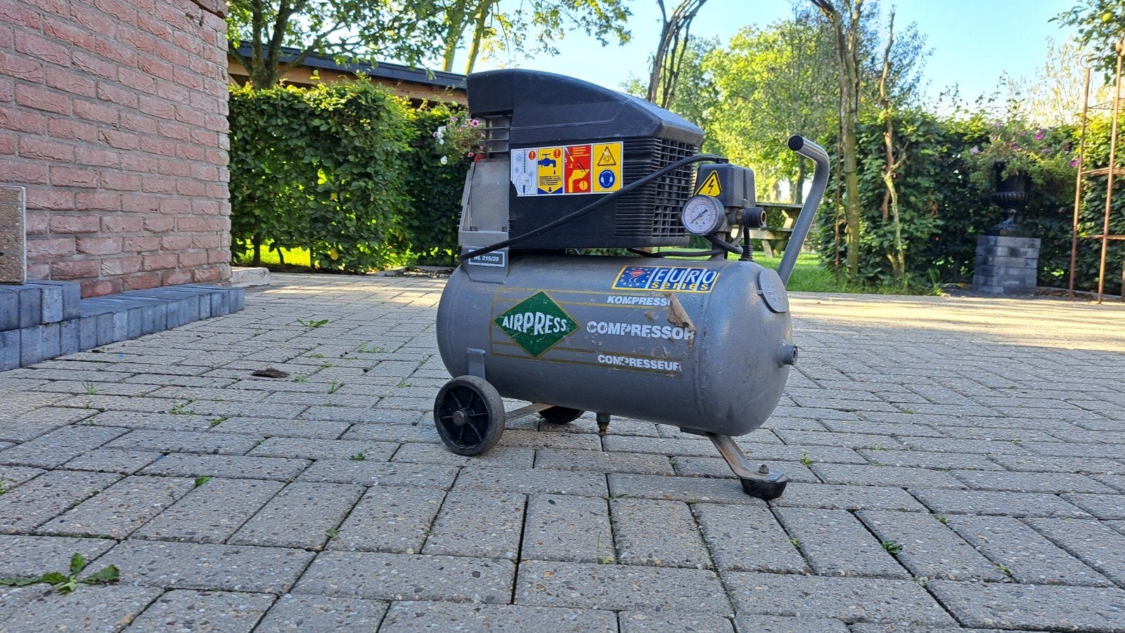 Airpress Compressor HL 215-25, Ophalen, Gebruikt, 6 tot 10 bar, Minder dan 200 liter/min