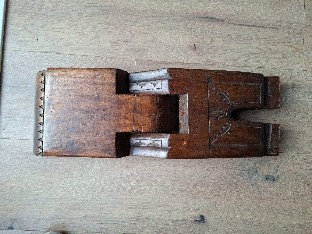 Handgesneden houten kruk, Ophalen of Verzenden