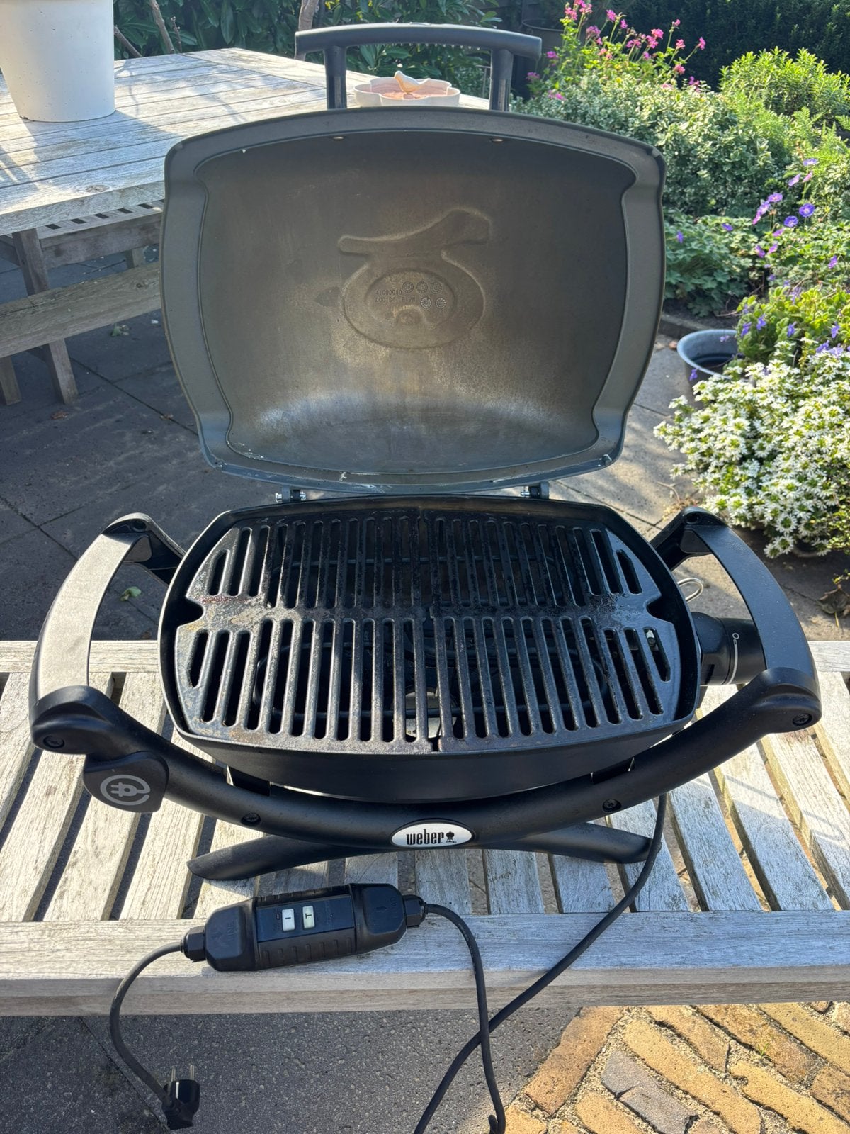WeberQ1400, Tuin en Terras, Ophalen, Zo goed als nieuw