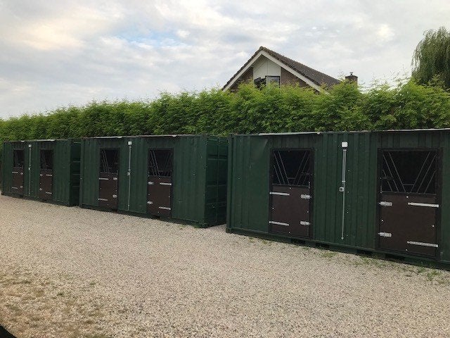 Stalcontainer voor 2 paardjes, Dieren en Toebehoren, Stalling en Weidegang, 2 of 3 paarden of pony's