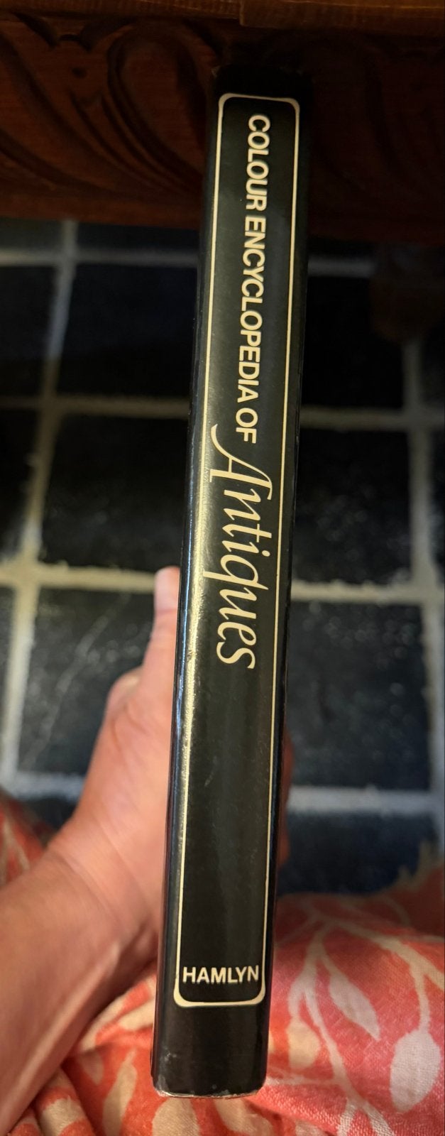 Colour Encyclopedia of Antiques - Hamlyn, Boeken, Ophalen of Verzenden, Zo goed als nieuw, Overige onderwerpen