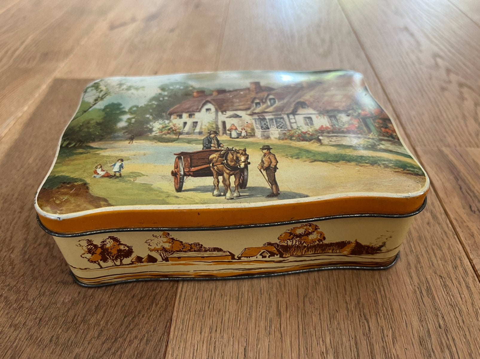 Vintage blikken trommel met landschap, Made in England, Ophalen of Verzenden, Gebruikt, Overige