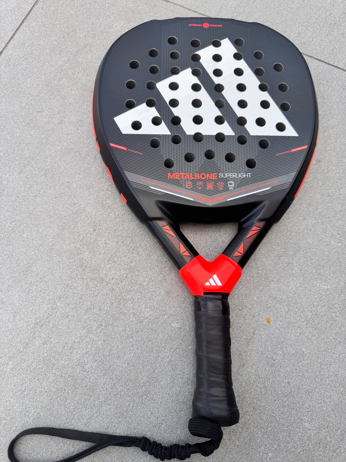 Adidas Metalbone Superlight 2026 Padel Racket, Sport en Fitness, Tennis, Adidas, Ophalen of Verzenden, Zo goed als nieuw, Racket