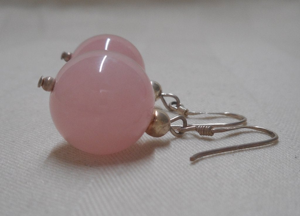 Zilveren oorbellen met bollen rozenkwarts nr.2440, Sieraden, Tassen en Uiterlijk, Hangers, Verzenden, Zo goed als nieuw, Roze