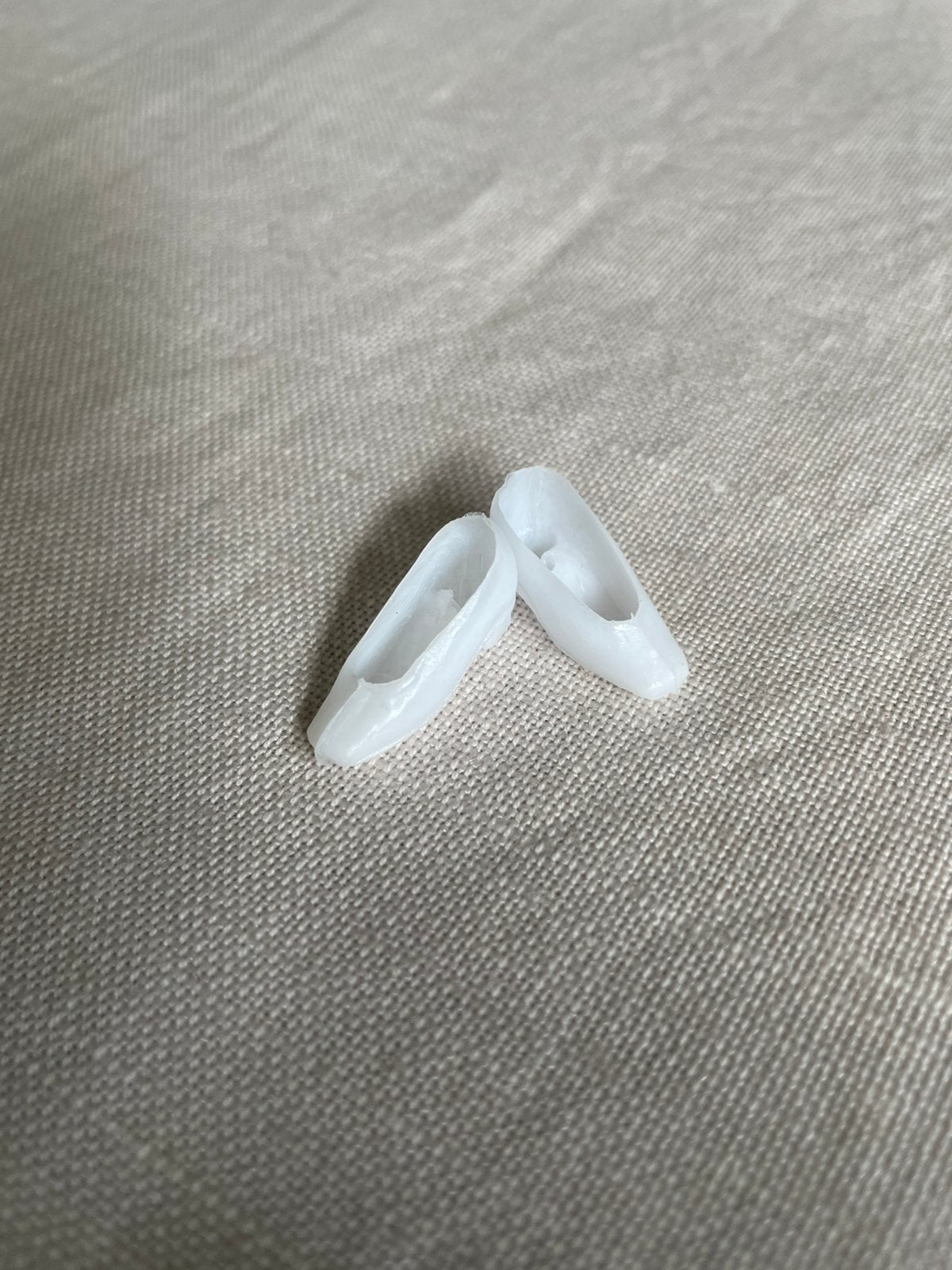 Vintage Barbie witte schoentjes met afgeblokt neusje 1960s., Verzamelen, Ophalen of Verzenden, Gebruikt, Accessoires
