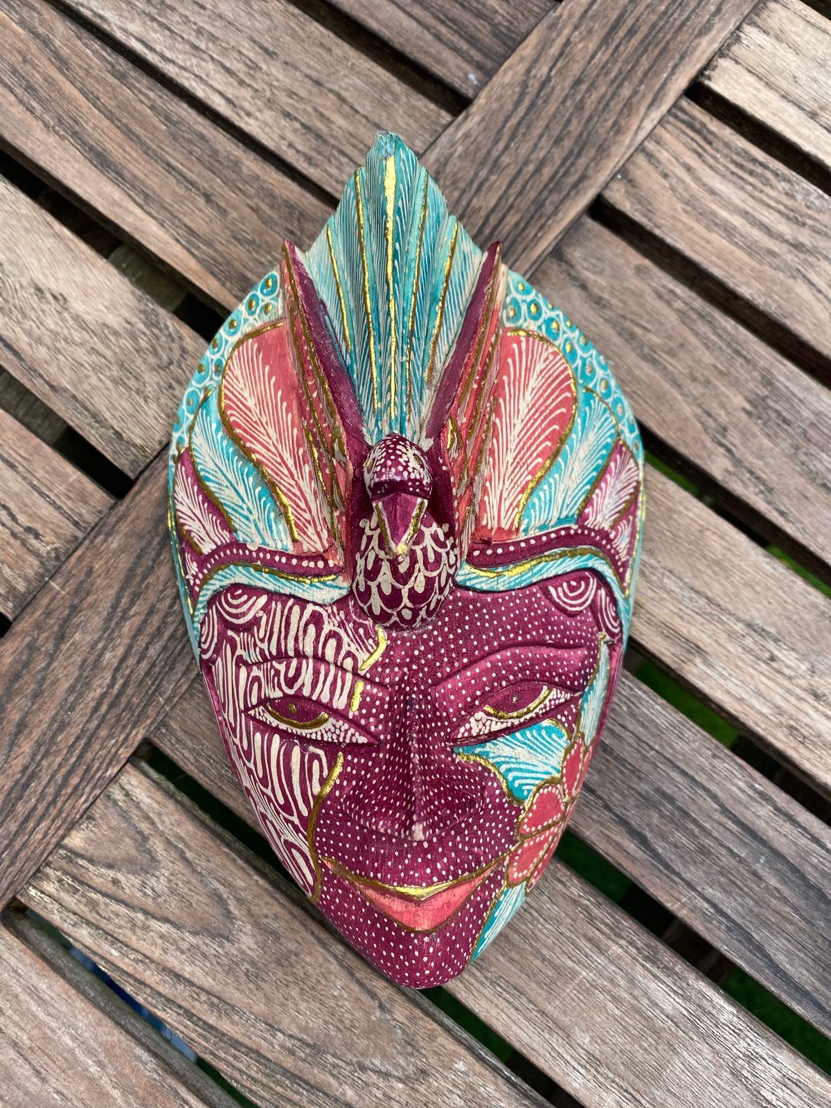 Kleurrijk Javaans houten masker met vogelmotief, Minder dan 20 cm, Hout, Overige stijlen, Meerkleurig