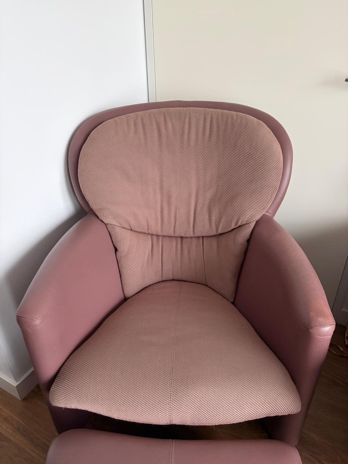 Leolux Excalibur fauteuil met hocker, Ophalen, 75 tot 100 cm, Zo goed als nieuw, Stof