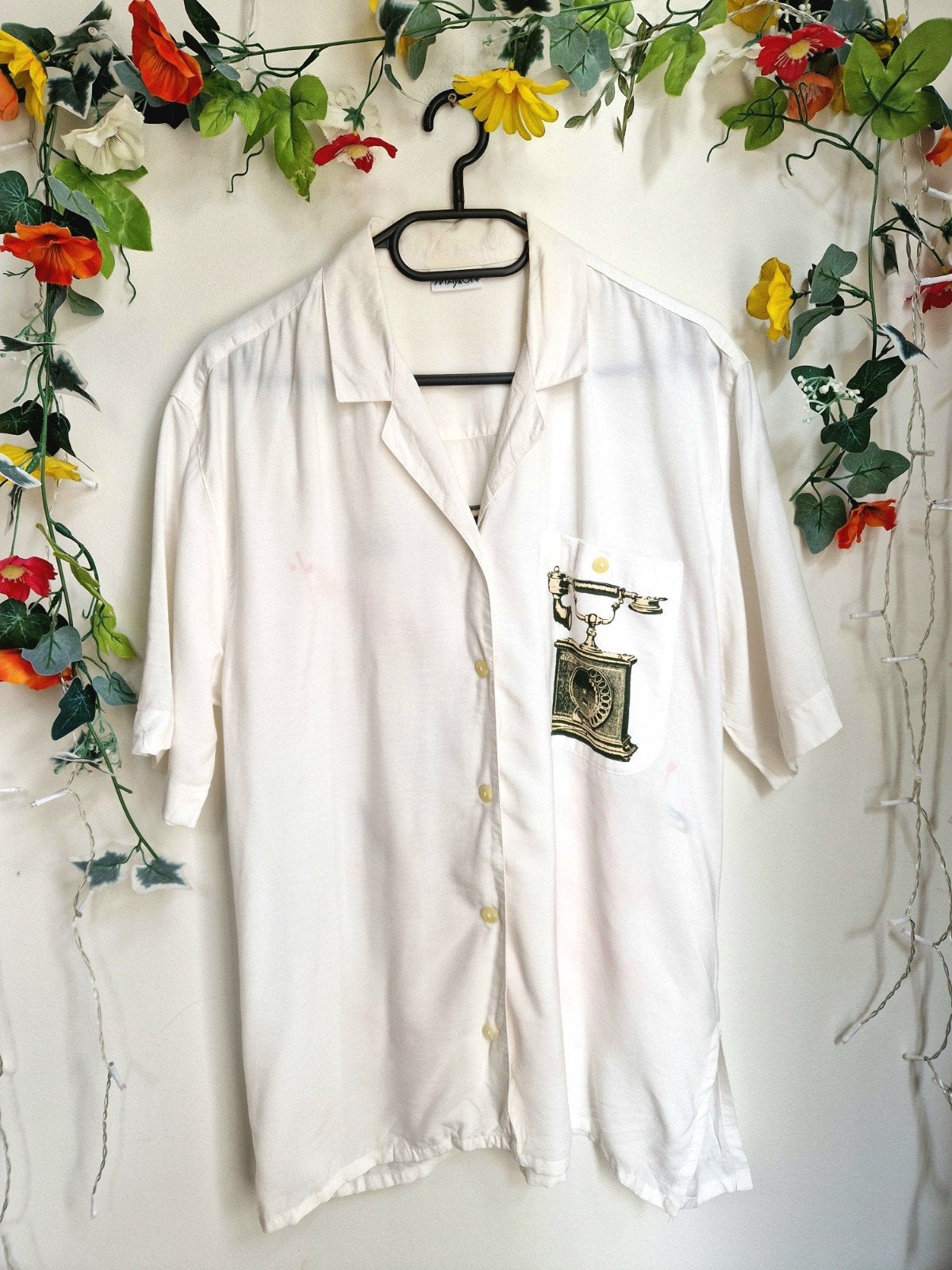 Unieke vintage witte blouse met telefoon tekeningen, Kleding | Dames, Ophalen of Verzenden, Zo goed als nieuw, Maat 42/44 (L)