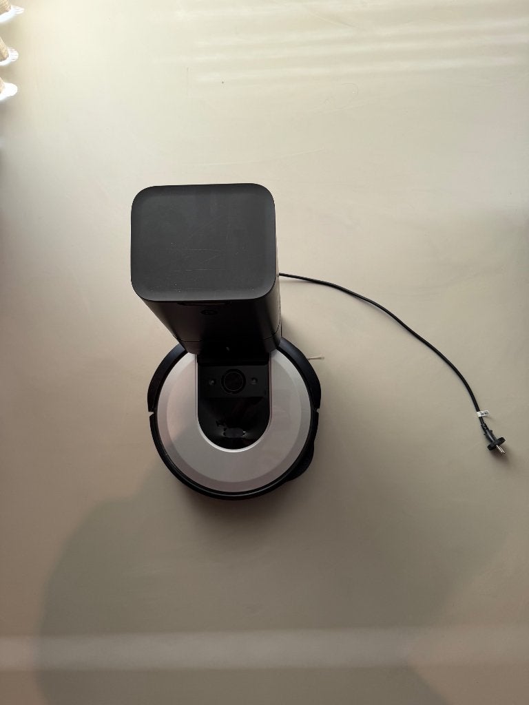 Robotstofzuiger Roomba i7, Witgoed en Apparatuur, Stofzuigers, Gebruikt, Robotstofzuiger, iRobot, Automatisch legen, Bedienbaar via app
