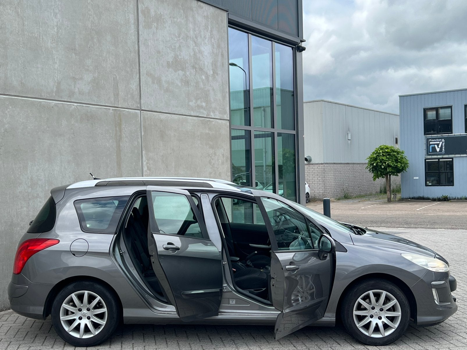 Grijze Peugeot 308 SW 1.6 VTI Benzine 120PK/Airco/Panorama!, Voorwielaandrijving, Stof, 4 cilinders, 7 stoelen