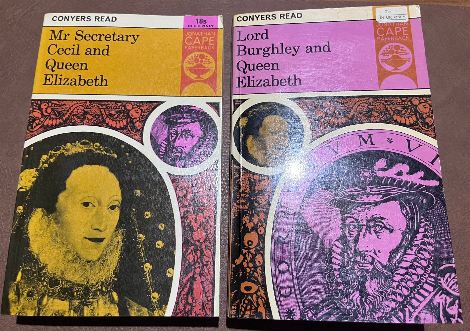 2 Boeken - Conyers Read - Mr Secretary Cecil and Queen Eliza, Boeken, Ophalen of Verzenden, Gelezen, Politiek