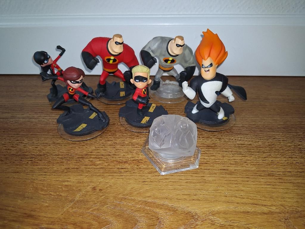 Disney infinity incredible met wereld, Ophalen of Verzenden, Gebruikt