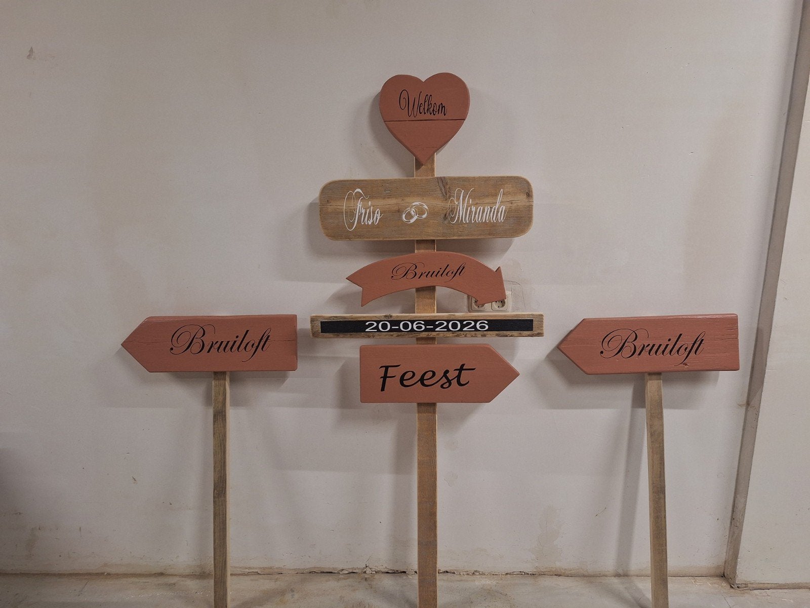 Bruiloft wegwijzers Huwelijk Trouwen Jubileum feestjes, Huis en Inrichting, Woonaccessoires | Overige, Ophalen of Verzenden, Nieuw