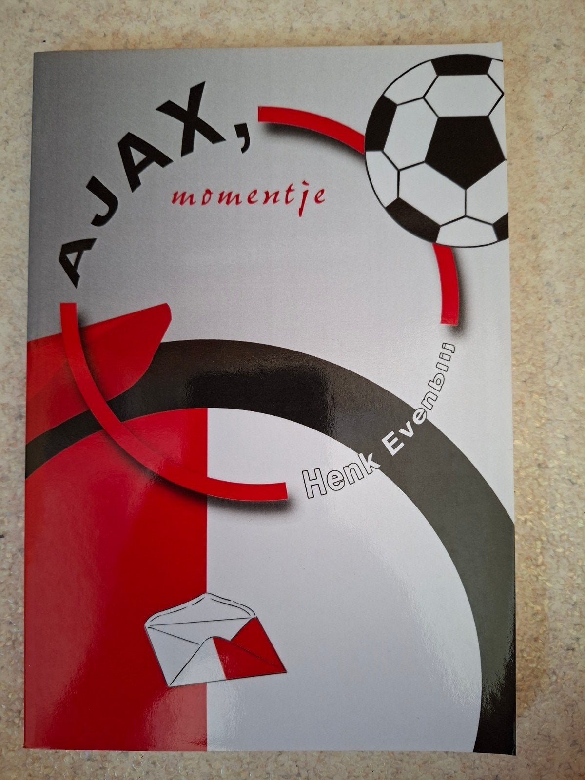 Ajax, momentje - Henk Evenblij (Voetbalboek), Ophalen of Verzenden, Zo goed als nieuw, Henk Evenblij, Balsport