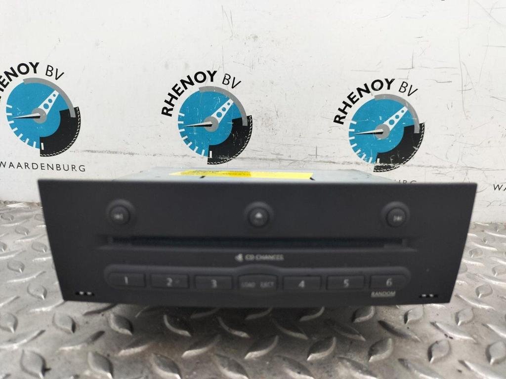 RENAULT MEGANE CD / DVD / NAVIGATIE SPELER 2006, Ophalen of Verzenden, Gebruikt, Stiba lid