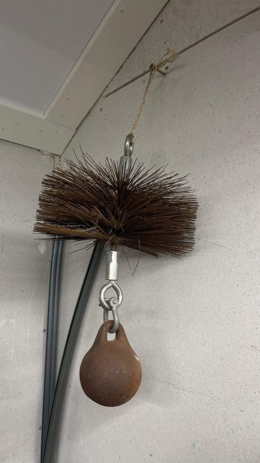 Schoorsteen veeg borstel met kogel., Ophalen of Verzenden
