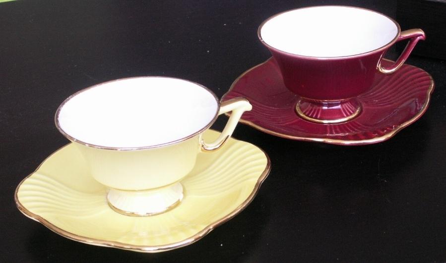 2 kop en schotels geel en bordeaux rood Brunssum Holland, Ophalen of Verzenden