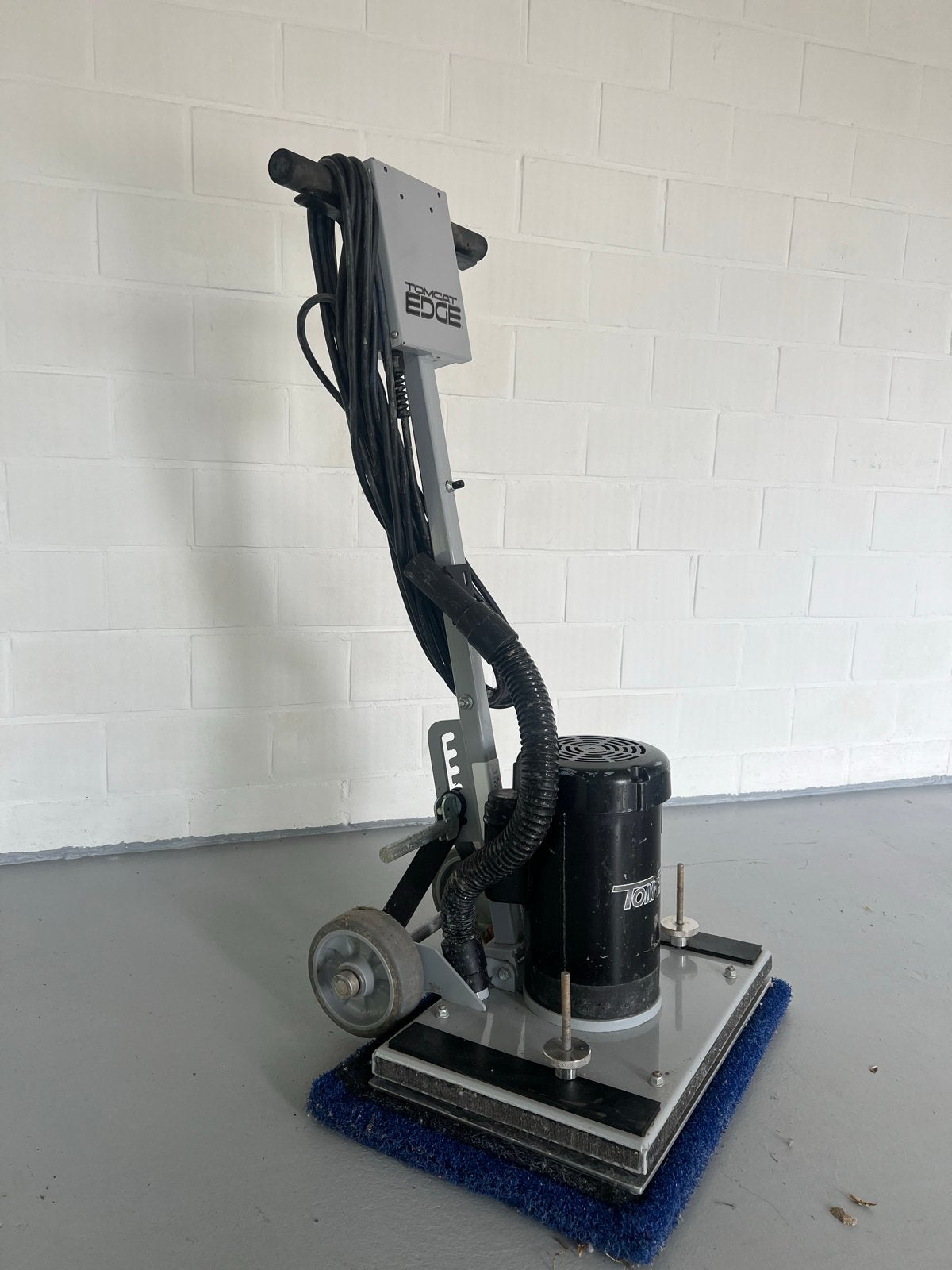 Tomcat Edge Schrob- en Zuigmachine, Ophalen of Verzenden, Gebruikt, Schrobmachine