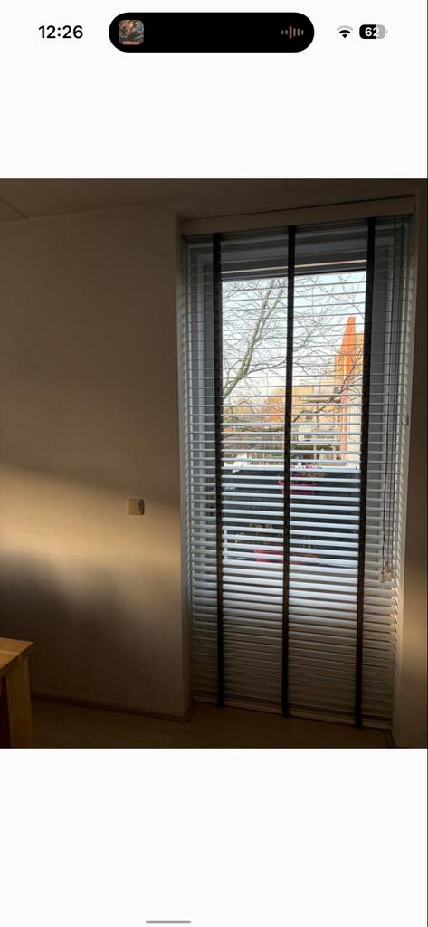 Witte jaloezieën met zwarte banden, 100 tot 150 cm, Wit, Ophalen of Verzenden, Zo goed als nieuw