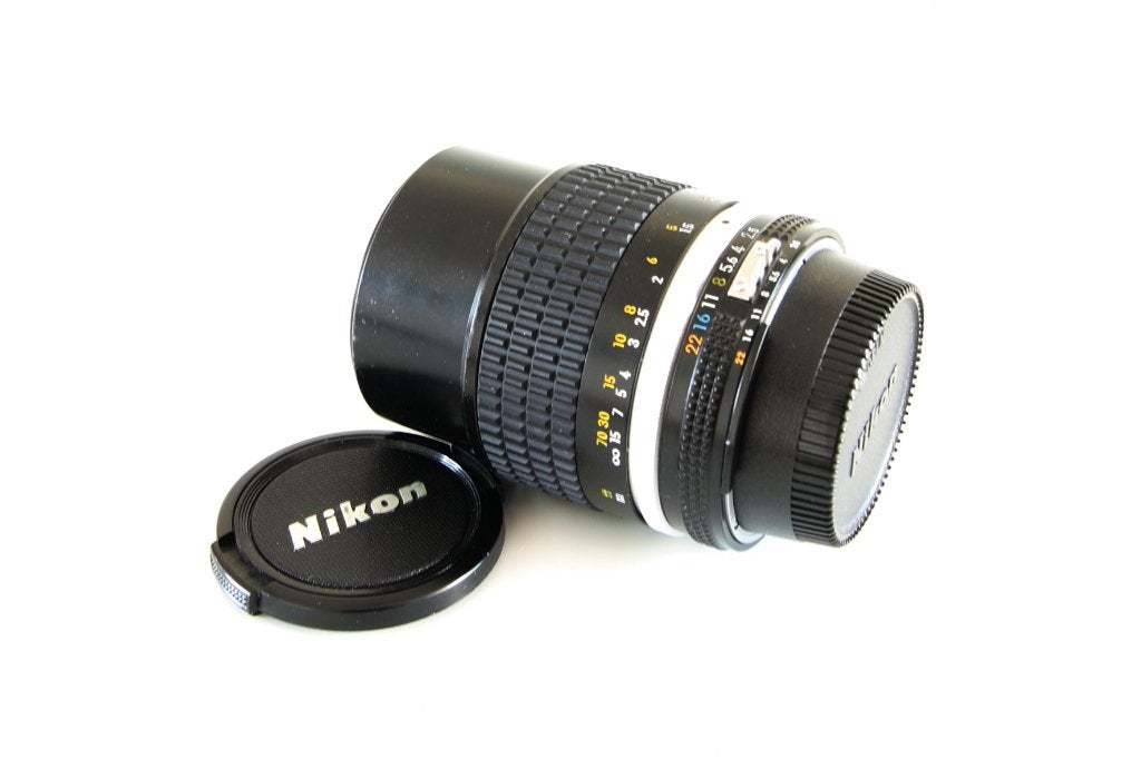 Nikon 105mm f2.5 ais, Ophalen of Verzenden, Zo goed als nieuw, Telelens