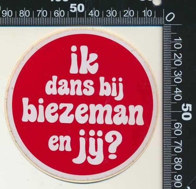 Sticker: Biezeman - Ik dan bij, Ophalen of Verzenden, Zo goed als nieuw, Bedrijf of Vereniging