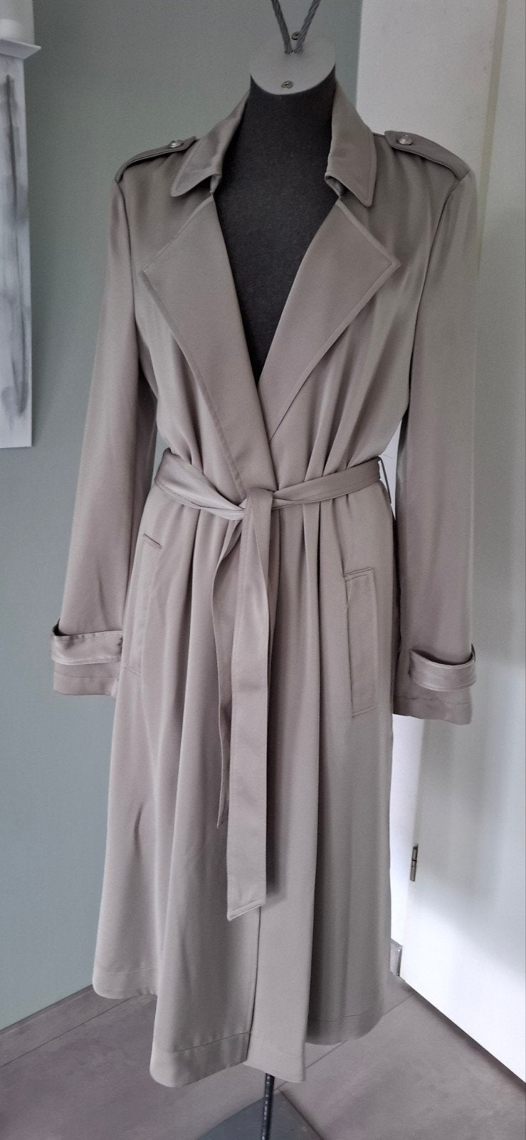 Guess jas tussenjas mantel blousejas maat M 38 izgs, Kleding | Dames, Maat 38/40 (M), Guess, Beige, Ophalen of Verzenden